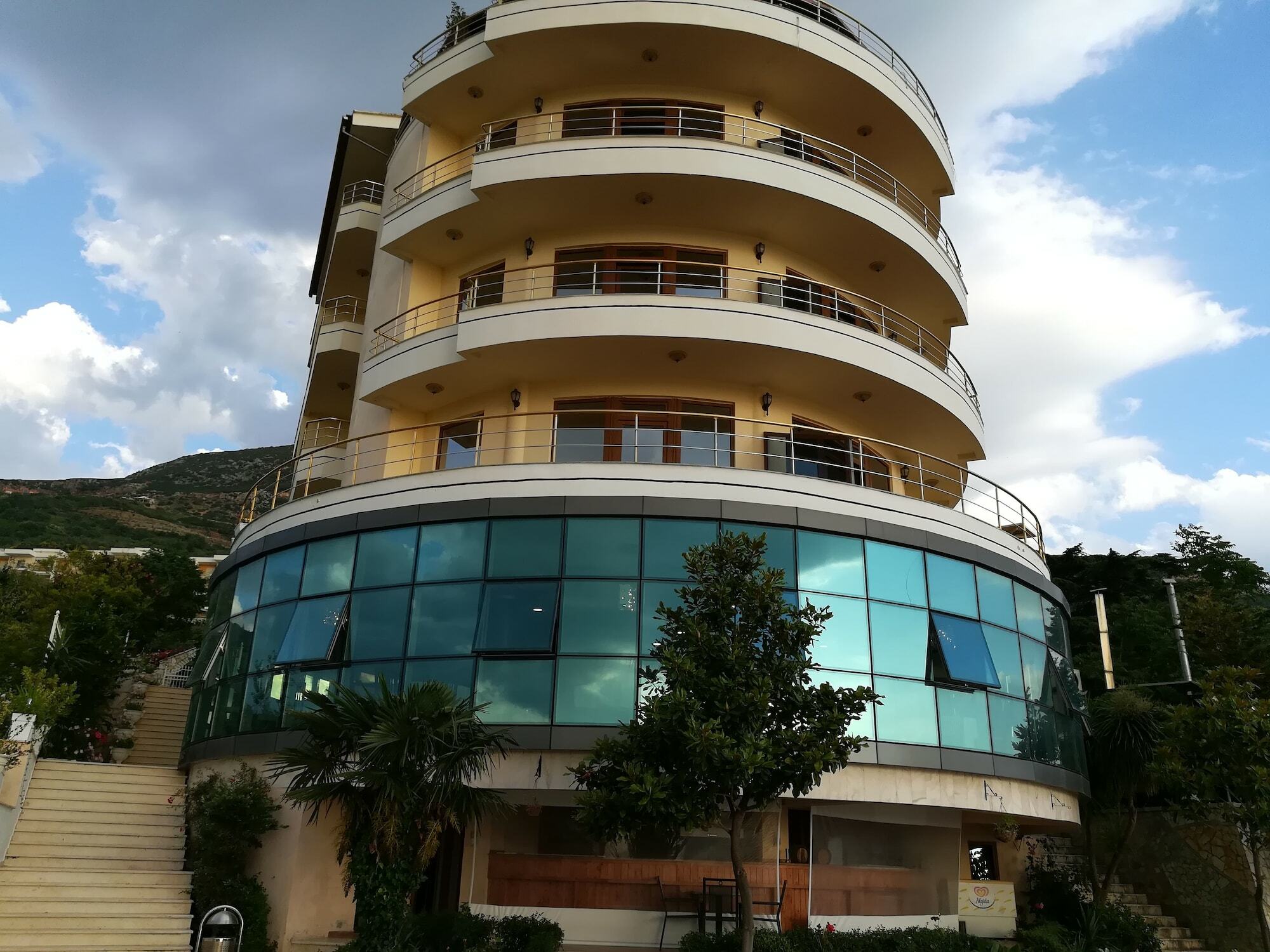 Monte-Carlo Hotel Vlorë Exteriör bild