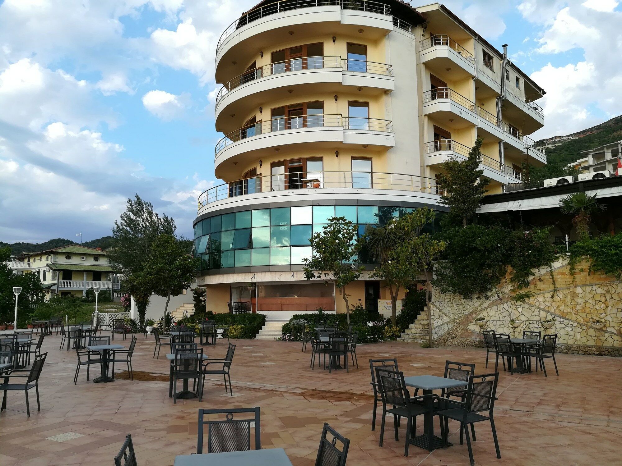 Monte-Carlo Hotel Vlorë Exteriör bild